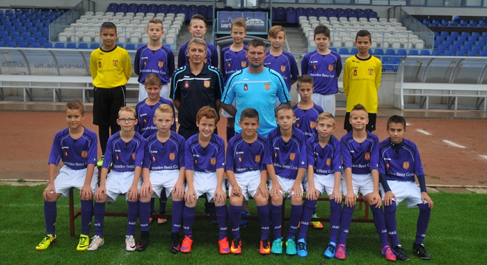 U12