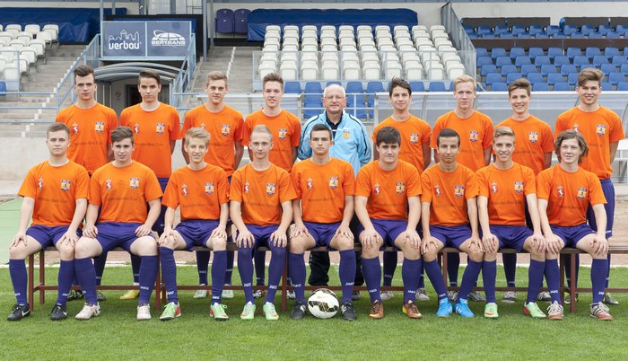 U21