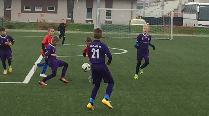 u10