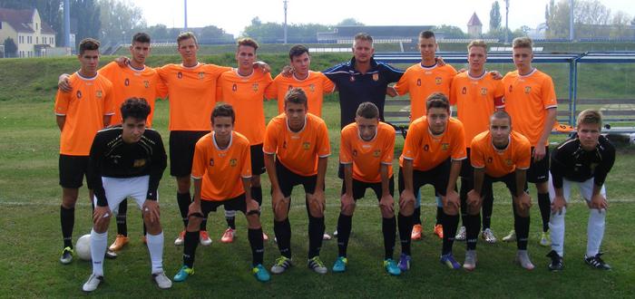 u19