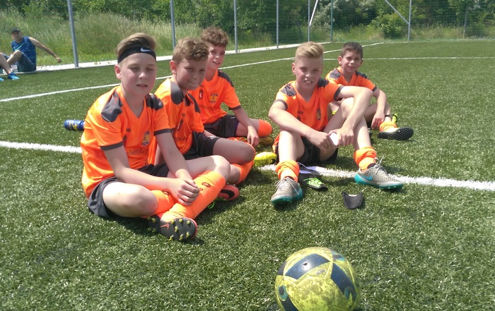 u10