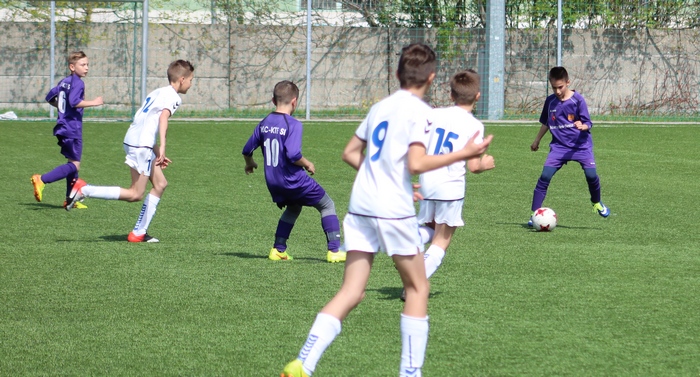 u12