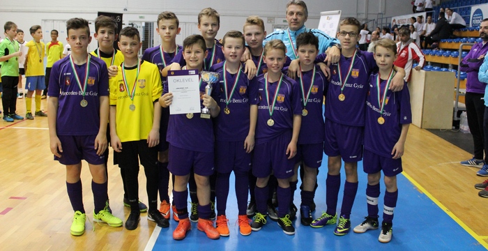 u13