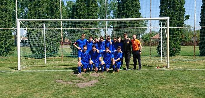 u16