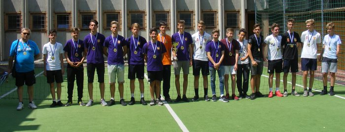 u16