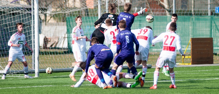 u17