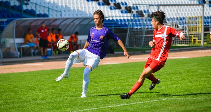 U17