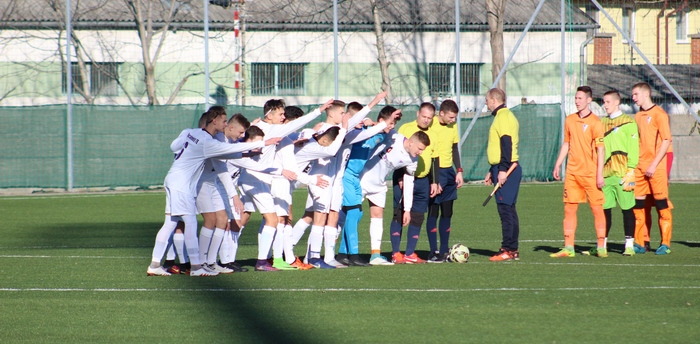 u17