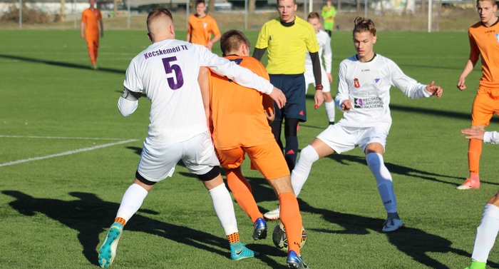 u17